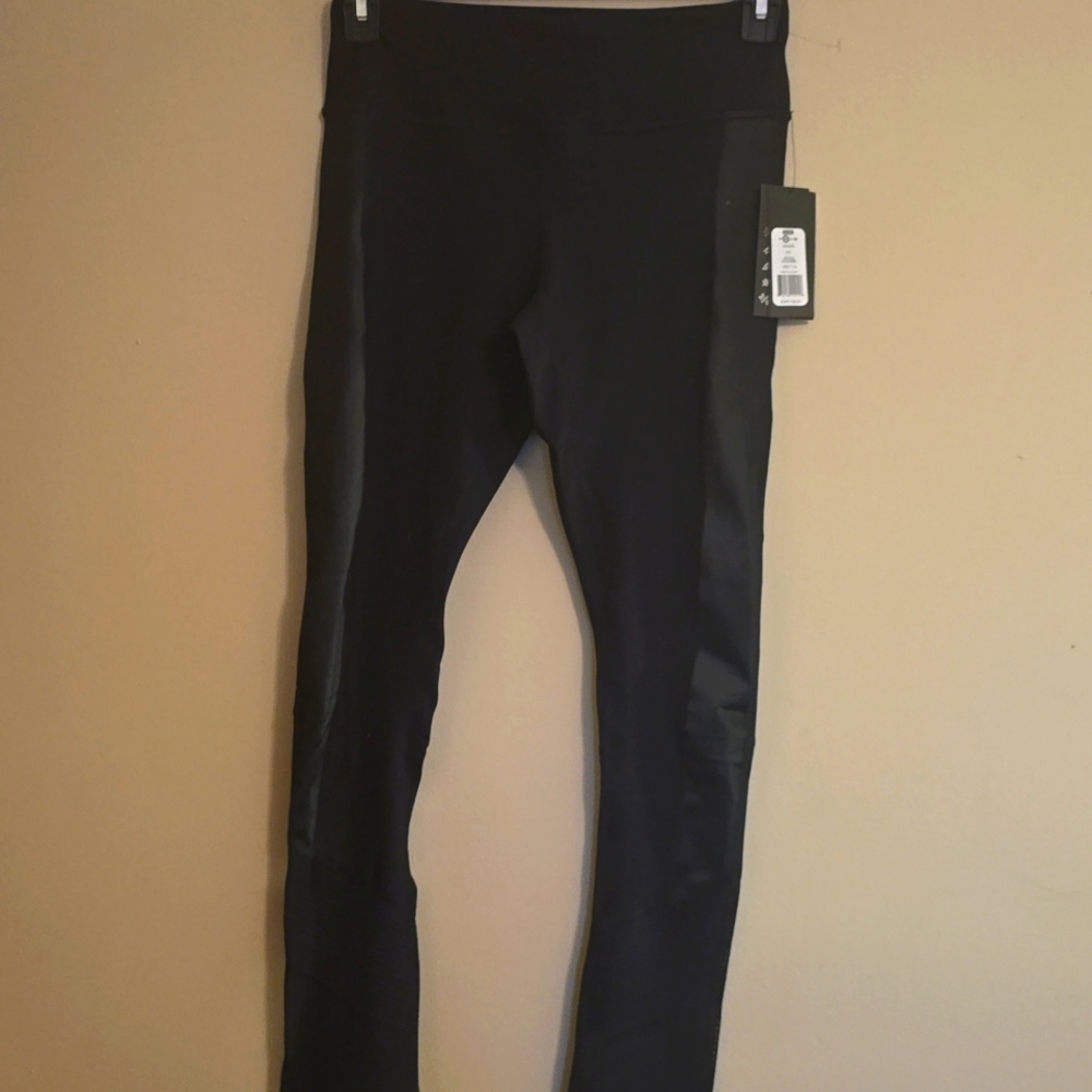 New Central Park Sport Women's‎ Size M Black Crop Legging Jogging Pant